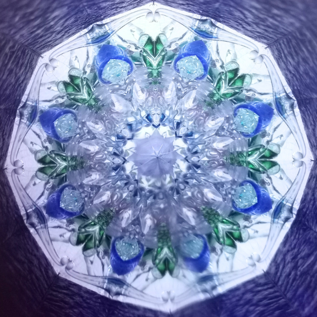 自作の万華鏡 — 宝石の花